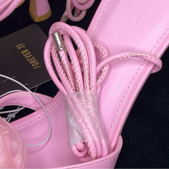 NEW Size 8 Pink Strappy Kitten Heels Forever 21 2.5” Heel Height Floral Accent - Picture 5 of 13